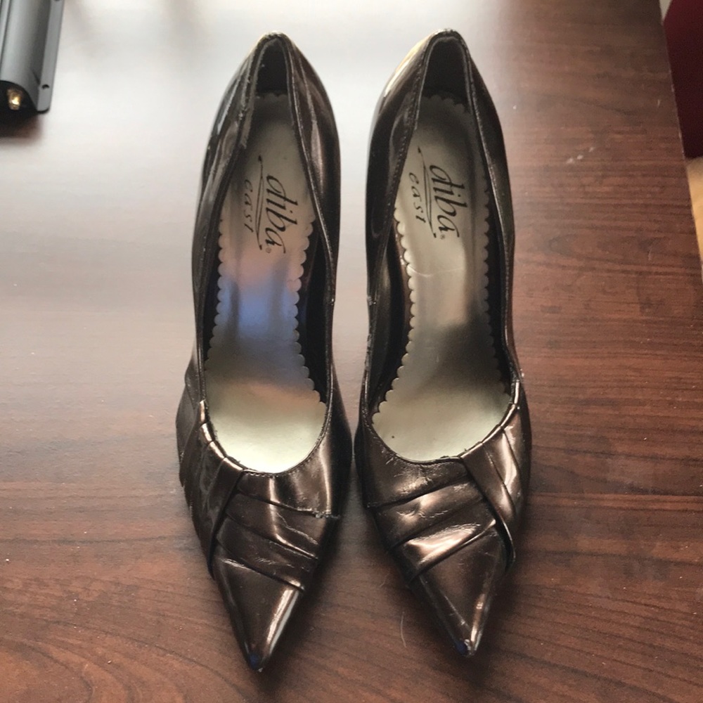 Pointy toe pumps